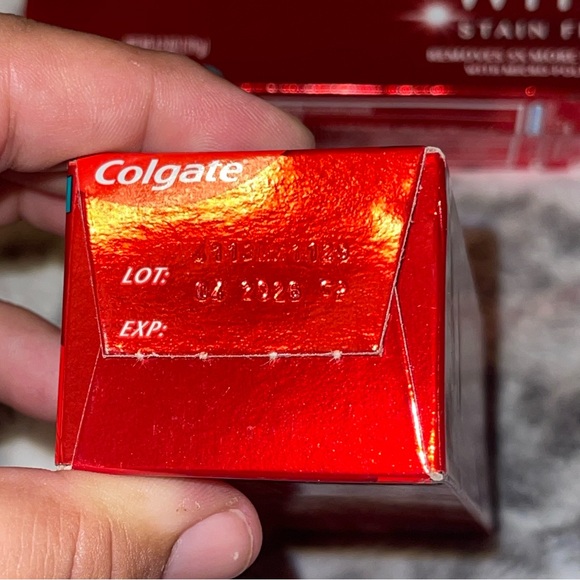 Colgate Optic White Toothpaste Set - Picture 7 of 9